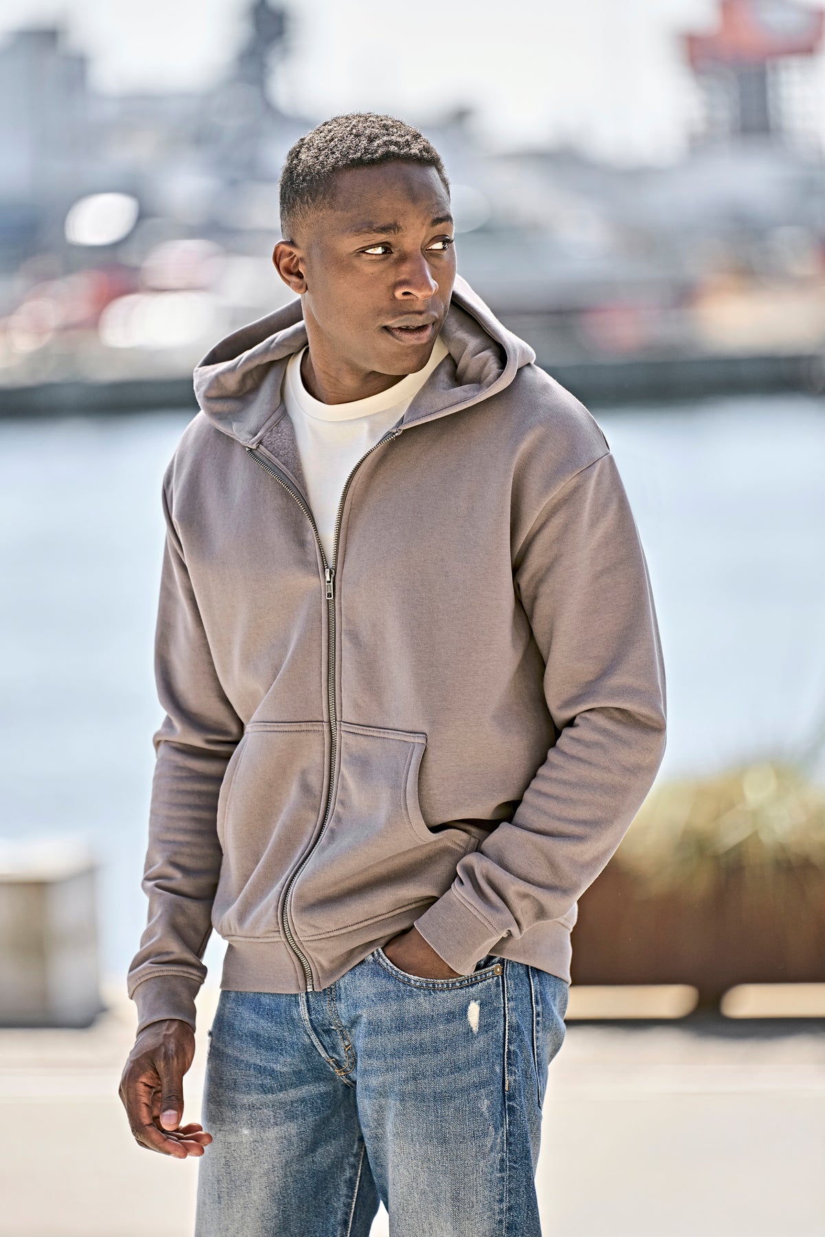 Unisex Premium Zip-Hoodie bestickt - UNLABELED FULL ZIP SWEATSHIRT - mit individueller Bestickung (Firma, Logo)